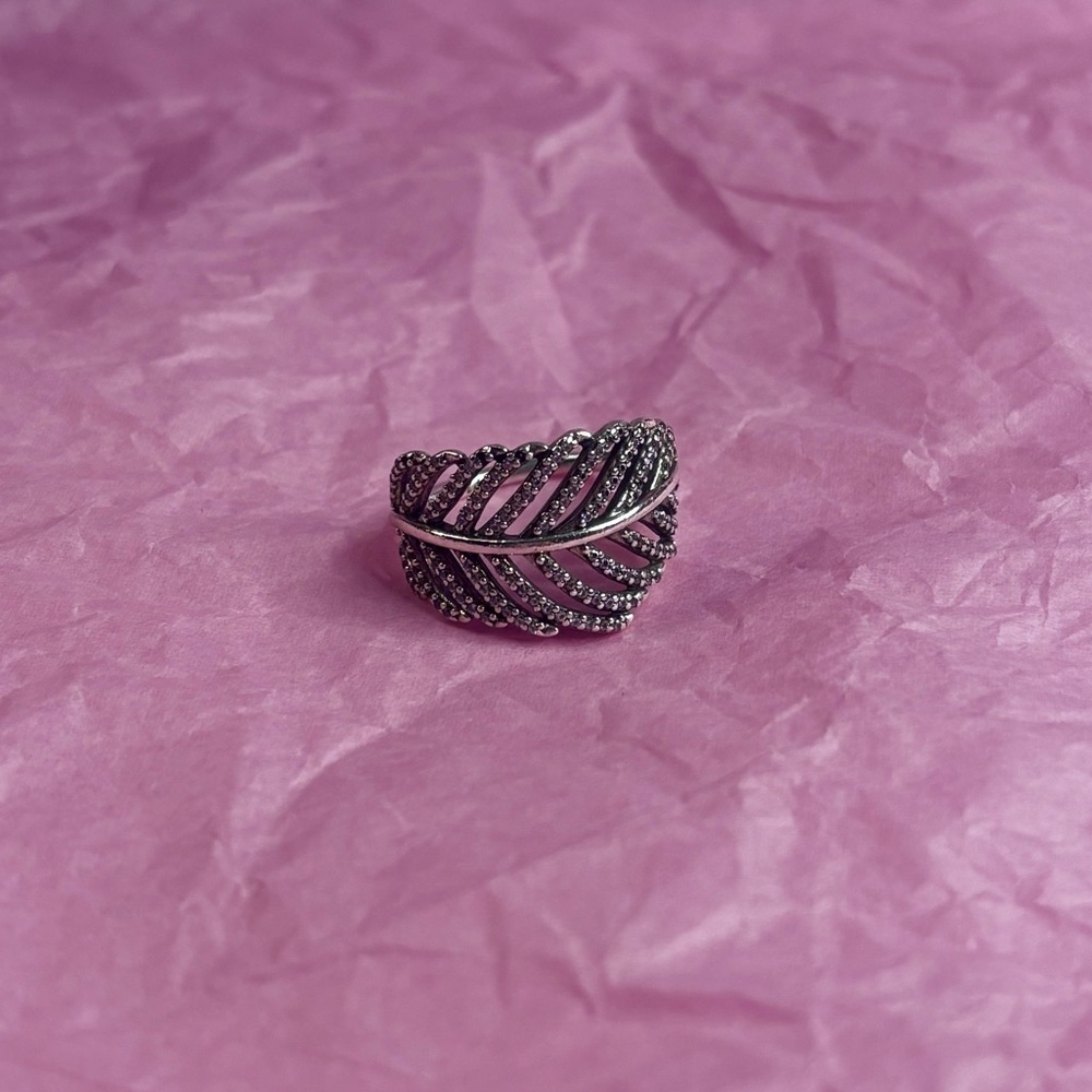 💎Pandora Light as A Feather Ring💎